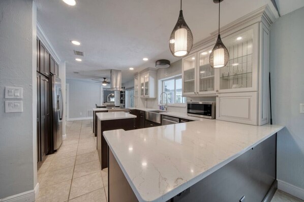 Interior - Lighthouse Retreat With A Pool (Ponce Inlet)