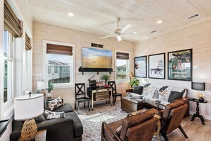 Interior - Cinema Shores A Movie-themed Beachfront Escape! (Port Aransas)