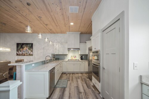 Marina Del Bell - Elevator! Boat Slip for Rent!