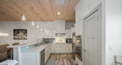 Marina Del Bell - Elevator! Boat Slip for Rent!