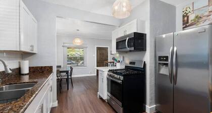 Centra Phoenix House Kingbed