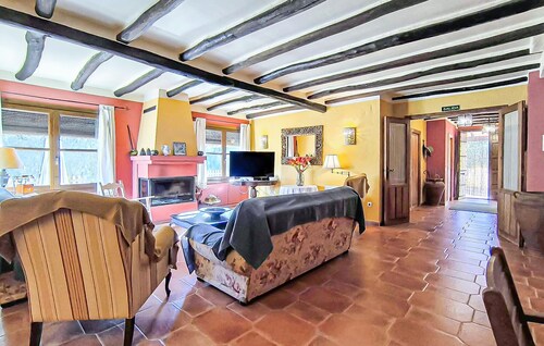 Gorgeous home in Almedinilla