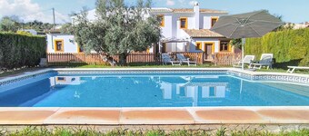 Beautiful home in Almedinilla