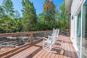 Interior - H2O Oasis Tree House (Pittsboro)