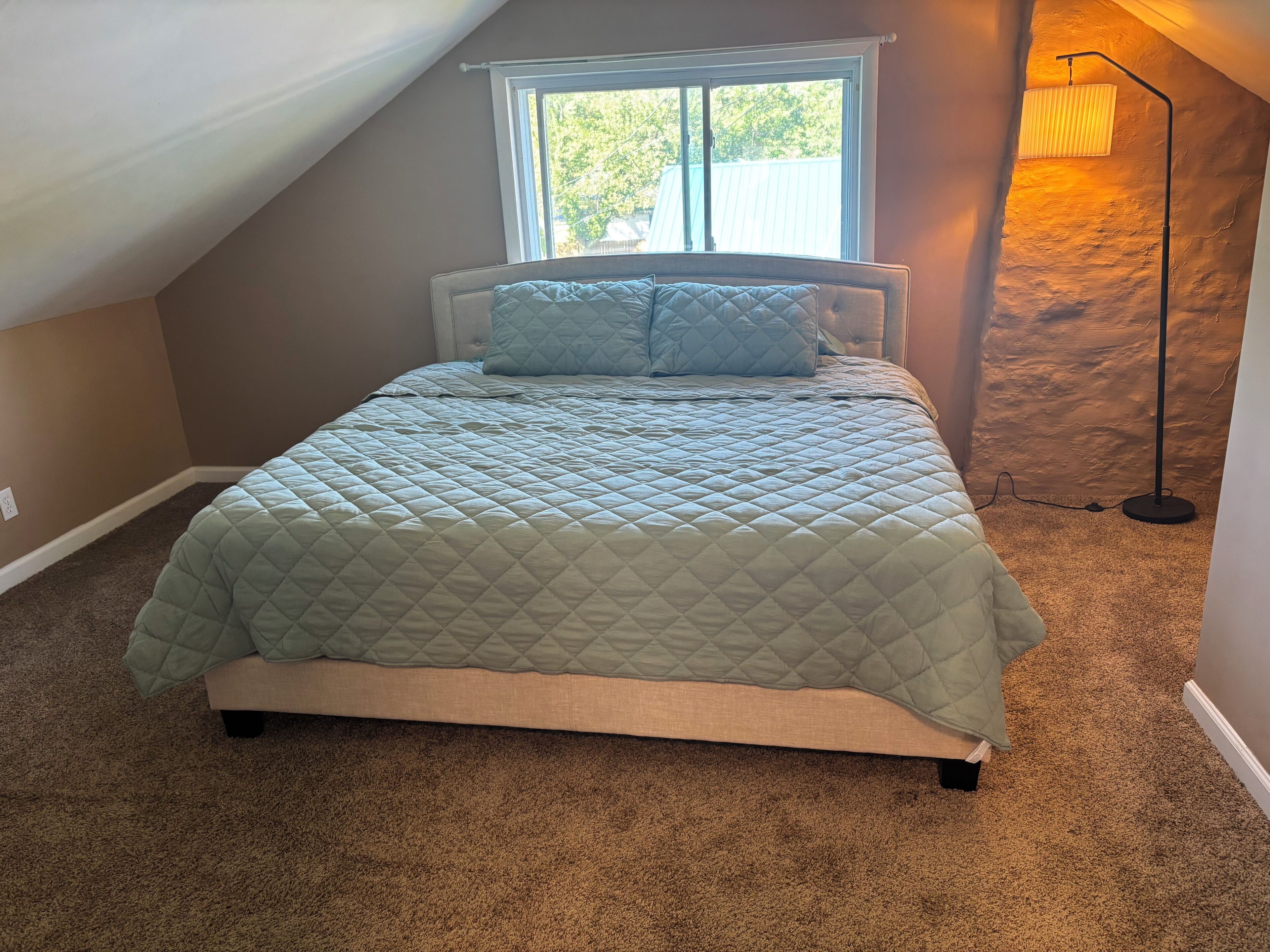 WiFi, bed sheets