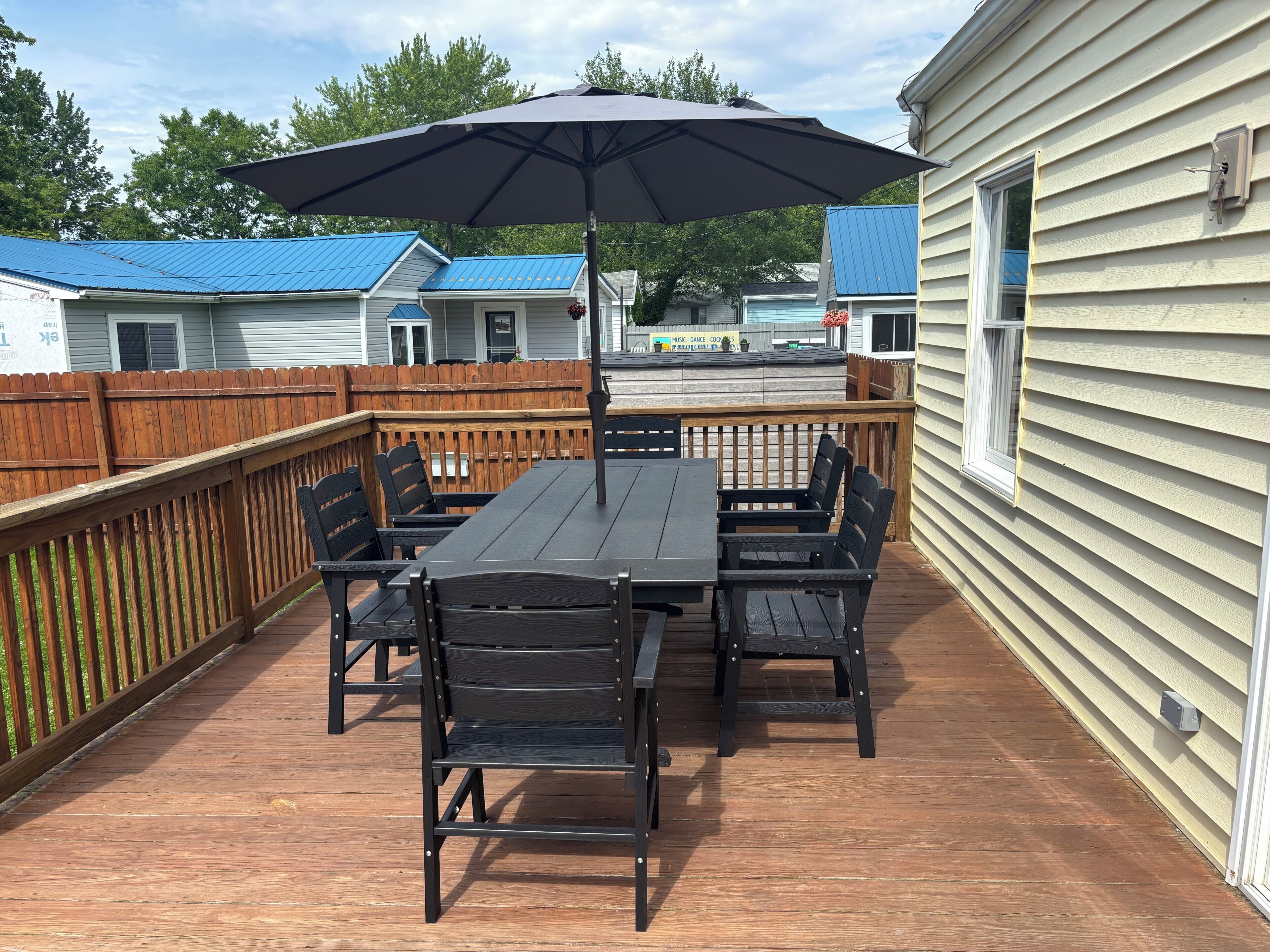 Outdoor dining