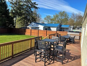Outdoor dining - Happy Haven- close to beach and Mickey Rats-recently bought (Angola)