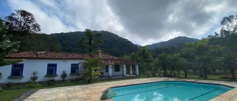 Piscine extérieure