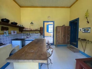 Fridge, oven, stovetop, coffee/tea maker - Linda Fazenda em Miguel Pereira! (Paty do Alferes)