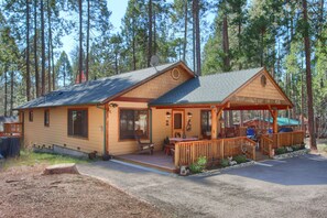 Chalet (3 Bedrooms) | Interior - Larkspur Lair (Yosemite National Park)