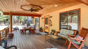 Chalet (3 Bedrooms) | Interior