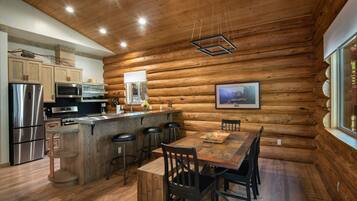 Chalé (2 Bedrooms) | Parte interna