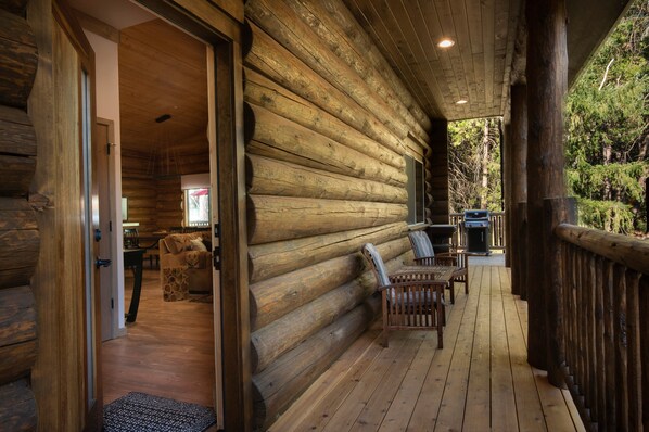 Chalet (2 Bedrooms) | Interior