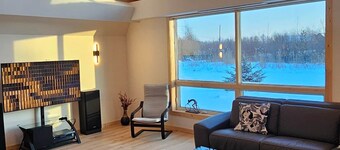 Modern Forest Retreat with Sauna, Hot Tub, Fireplace
