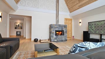 TV, peis og stereoanlegg