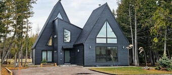 Modern Forest Retreat with Sauna, Hot Tub, Fireplace