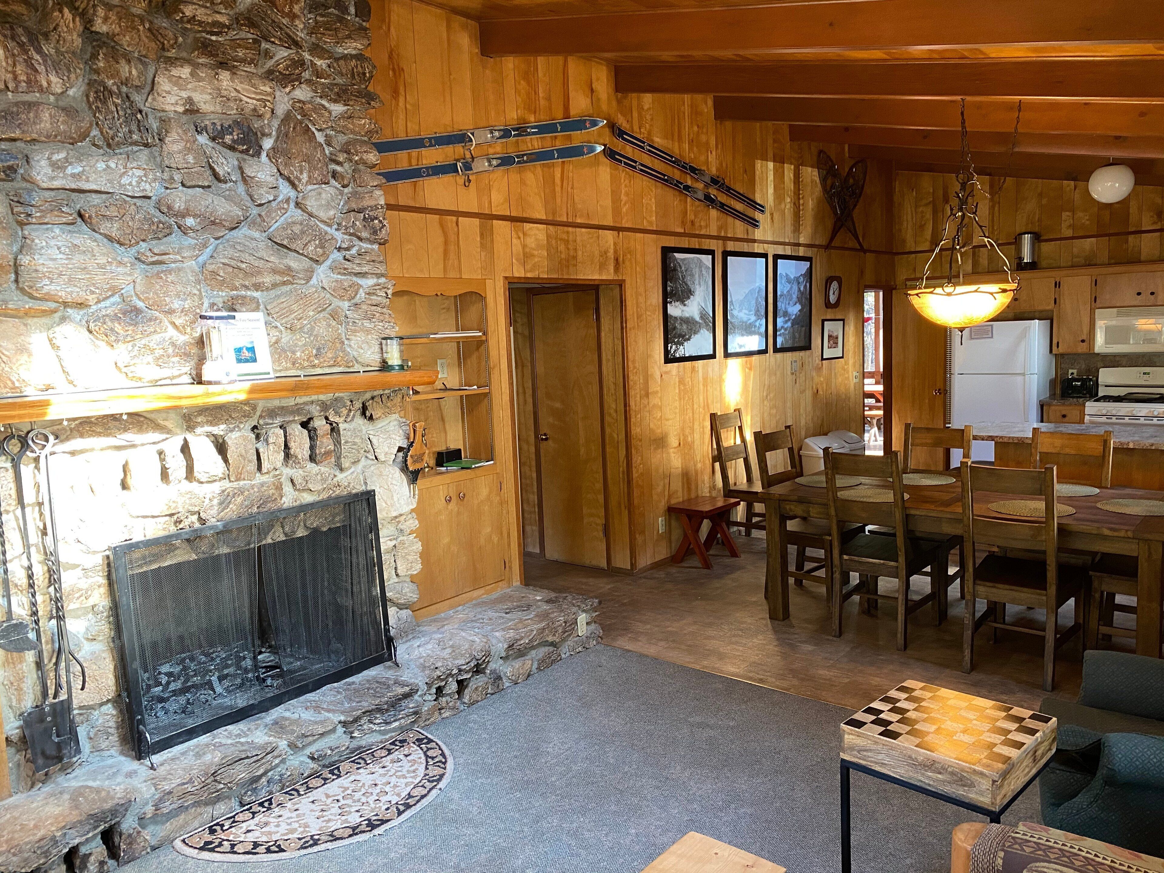 Chalet (4 Bedrooms) | Interior