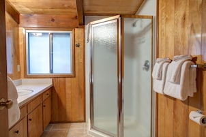 Chalet (4 Bedrooms) | Interior