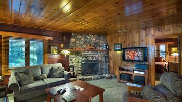 Chalet (3 Bedrooms) | Interior