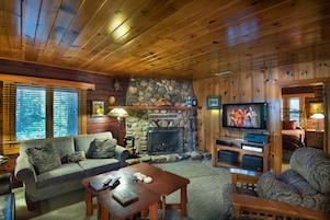 Chalet (3 Bedrooms) | Interior