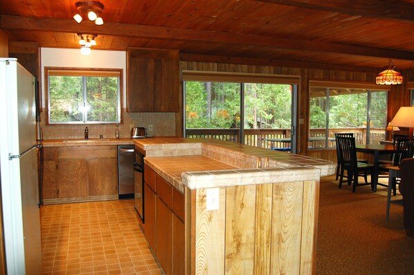 Chalet (2 Bedrooms) | Interior - Mountain Retreat (Yosemite National Park)