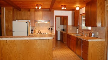 Chalet (2 Bedrooms) | Interior