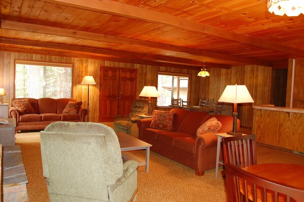 Chalet (2 Bedrooms) | Sisätilat
