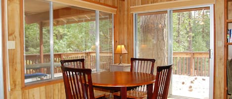 Chalet (2 Bedrooms) | Interior