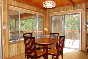 Chalet (2 Bedrooms) | Interior