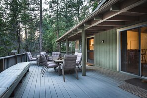 Chalet (3 Bedrooms) | Interior - The Last Resort (Yosemite National Park)