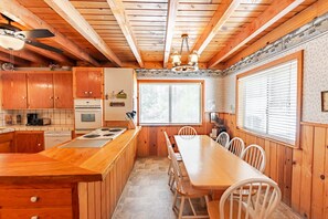 Chalé (4 Bedrooms) | Parte interna