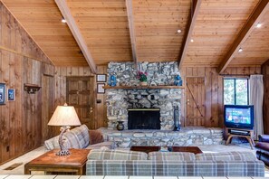 Interior - Coyle's Cabin (Yosemite National Park)