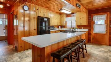 Chalet (2 Bedrooms) | Interior