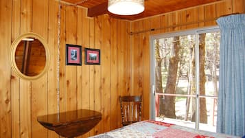 Chalet (3 Bedrooms) | Interior