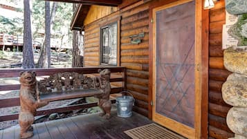 Chalet (2 Bedrooms) | Interior