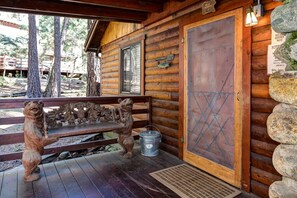 Chalet (2 Bedrooms) | Interior - Mia Mora (Yosemite National Park)