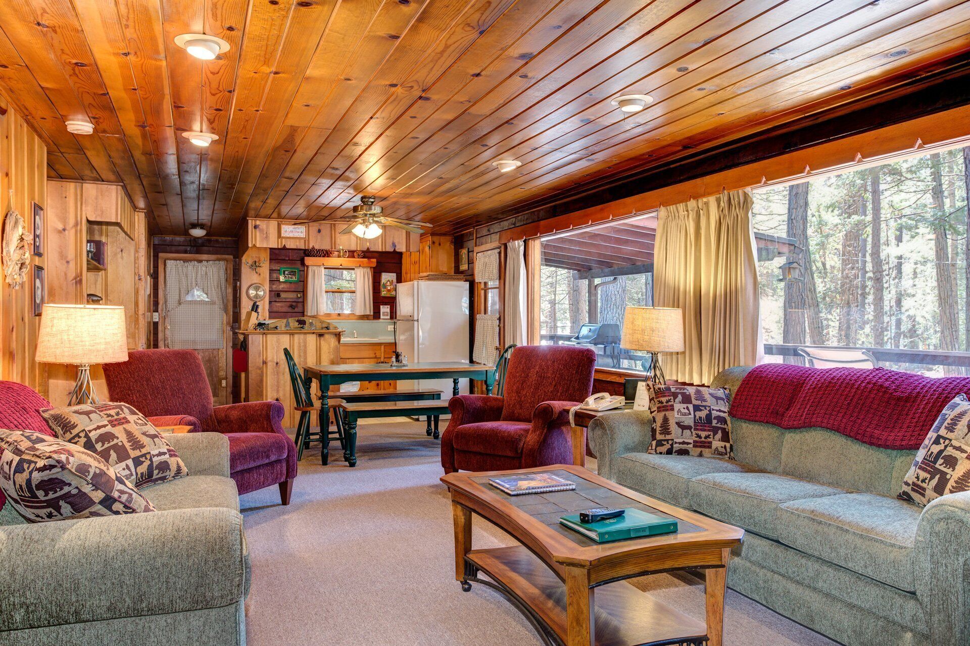 Chalet (2 Bedrooms) | Interior