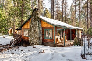 Chalet (2 Bedrooms) | Interior