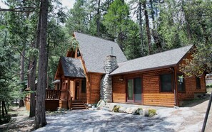 Chalet (3 Bedrooms) | Front of property - Boot's Haven (Yosemite National Park)