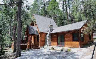 Chalet (3 Bedrooms) | Front of property