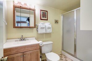 Chalet (3 Bedrooms) | Interior - Chatterton's Cottage (Yosemite National Park)