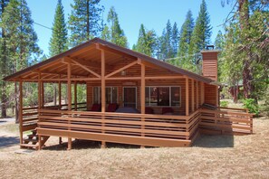 Interior - Hasting's Hideaway (Yosemite National Park)