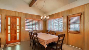 Chalet (1 Bedroom) | Interior