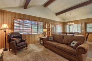 Interior - Hasting's Hideaway (Yosemite National Park)