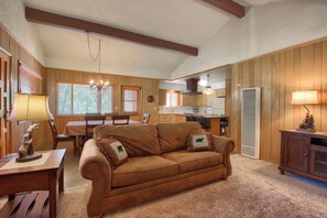 Interior - Hasting's Hideaway (Yosemite National Park)