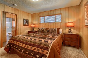 Chalet (1 Bedroom) | Interior - Hasting's Hideaway (Yosemite National Park)