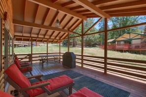 Chalet (1 Bedroom) | Interior - Hasting's Hideaway (Yosemite National Park)