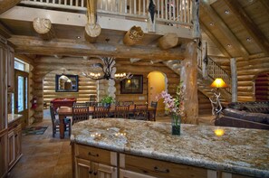 Chalet (4 Bedrooms) | Interior