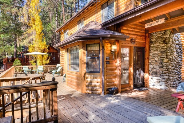 Chalet (1 Bedroom) | Interior - Cedar Lodge (Yosemite National Park)