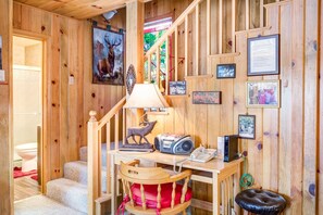 Chalet (1 Bedroom) | Interior - Cedar Lodge (Yosemite National Park)